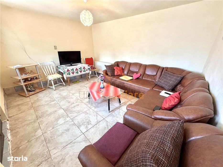 Casa De Vanzre | 4 Camere | 978 Mp Teren | Rosia | Bihor |