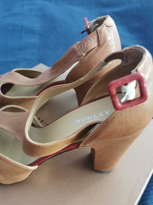 Нови сандали AUDLEY на висок ток - естествена кожа, номер 39