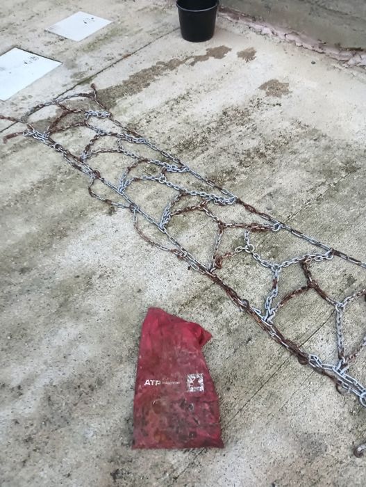 Vând lanțuri pentru mega 295/65/22,5