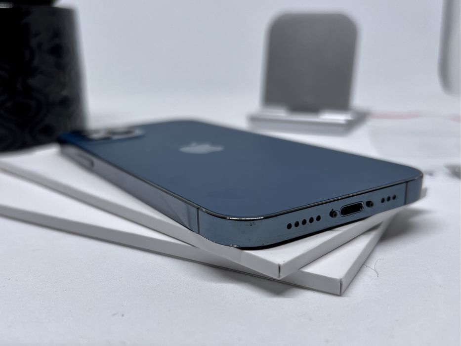 iPhone 12 Pro, на части - корпус, батерия, камера, букса и др.