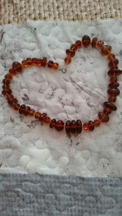 Кехлибарено колие, кехлибар