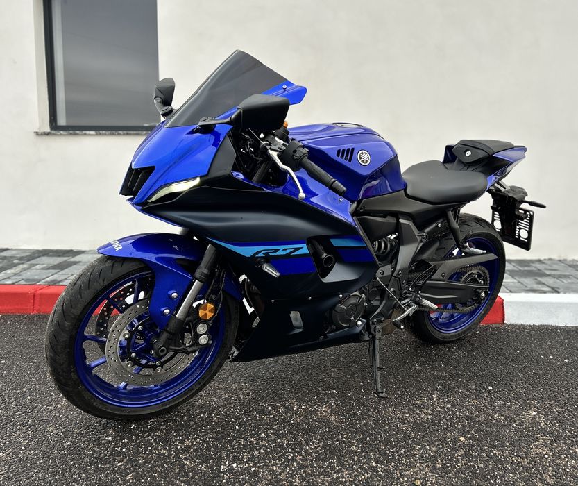 Yamaha R7 2025 (2000km) A2