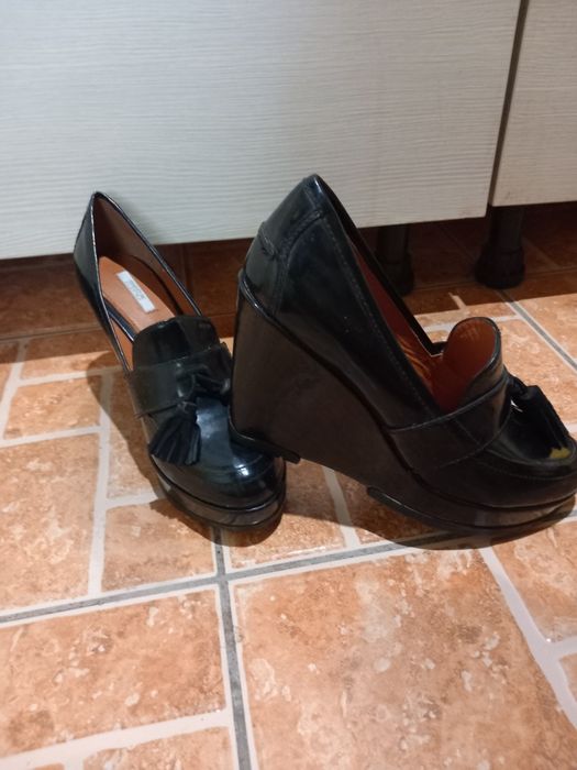Pantofi eleganti