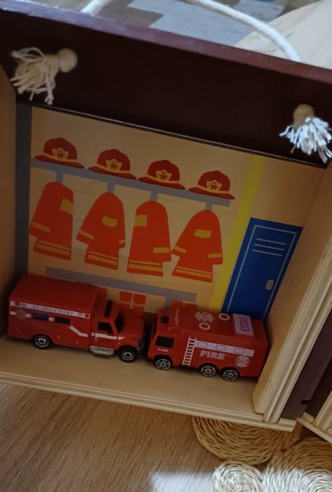 Casuta pompieri si jucarie cu ursulet din lemn