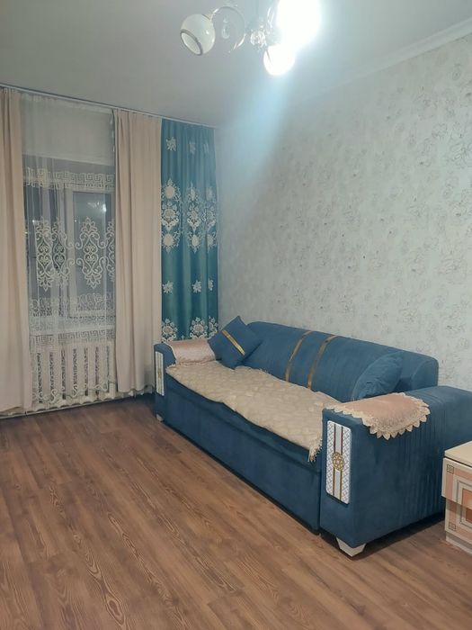Продам срочно диван в хорошем состоянии торг есть