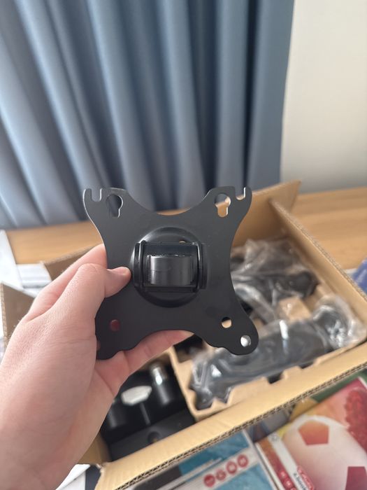 Suport de perete pentru două monitoare Maclean, 17-32'', 9kg max