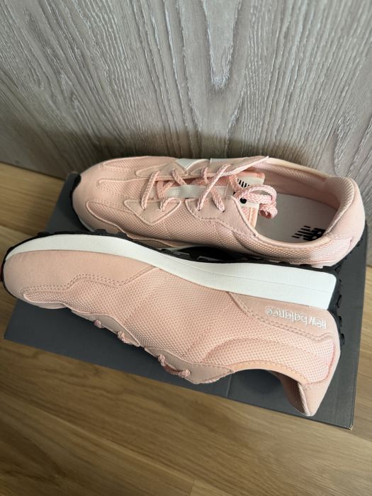 New Balance 327 roz cu logo alb marimea 38 noi originali