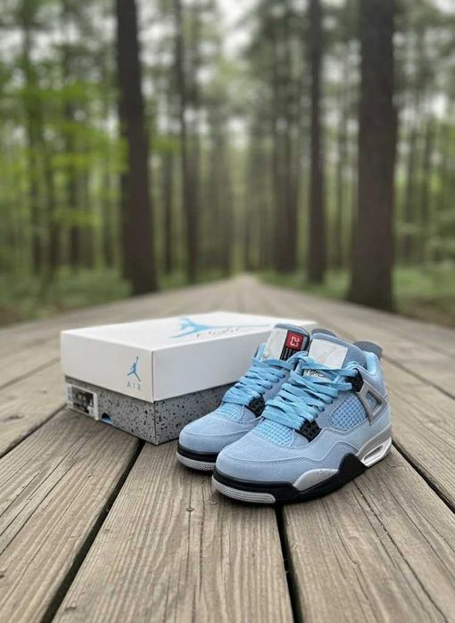 Jordan 4 Retro UNIVERSITY Blue