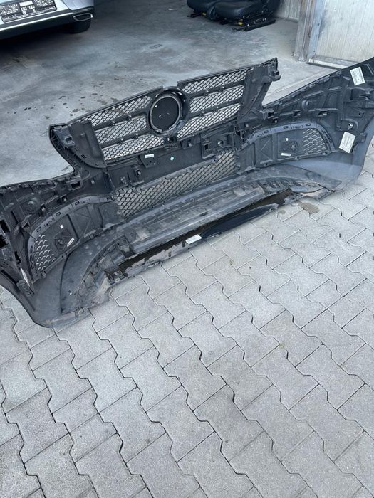 Оригинална Предна и Занда Броня за Mercedes V class W447