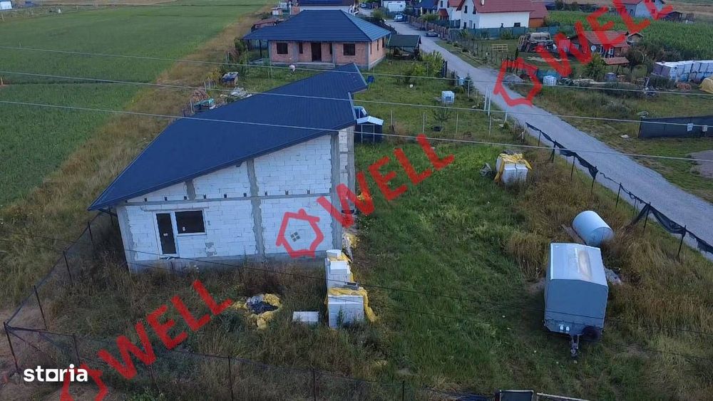 Casă familială semifinisată de vânzare în Poiana Arcușului!