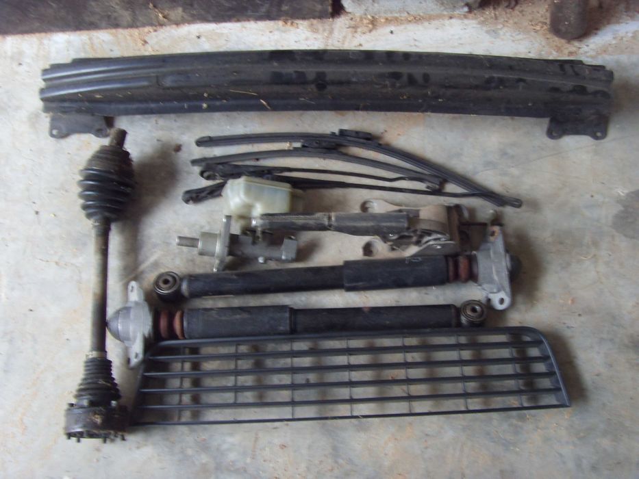 VW Голф 5  на части