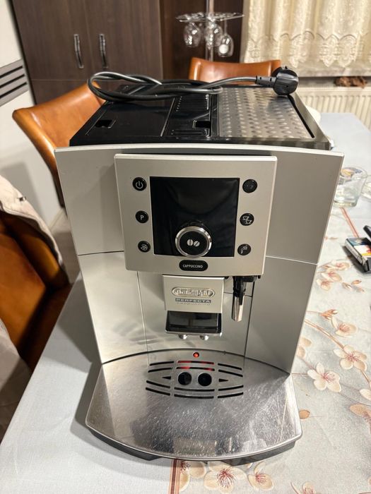 Aparat de cafea delonghi