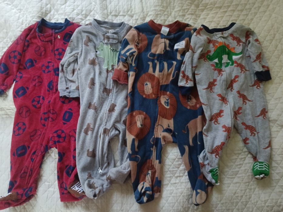 Боди есть и теплая и мамас папас фирмы всё за 5000тг от 3-8 месяцев