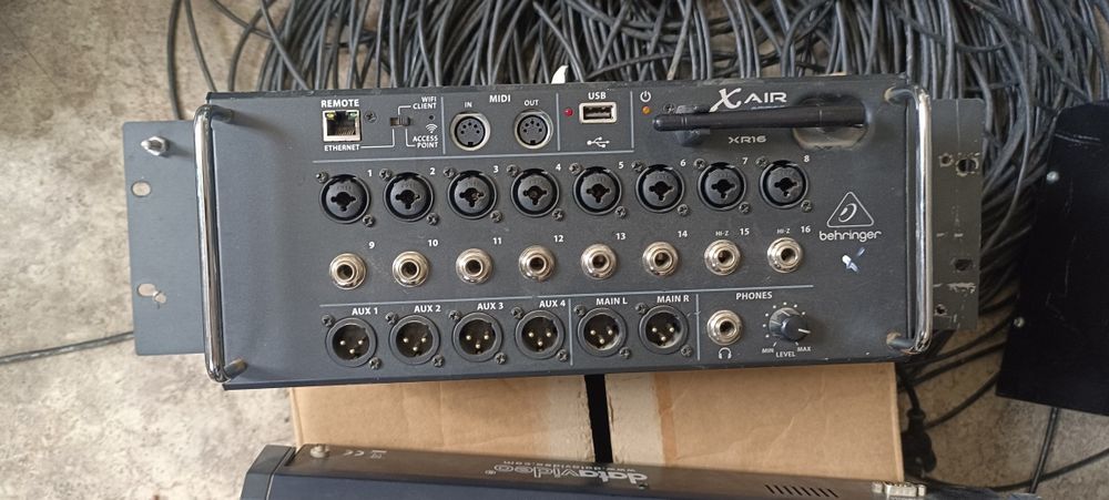 Behringer X AIR XR16