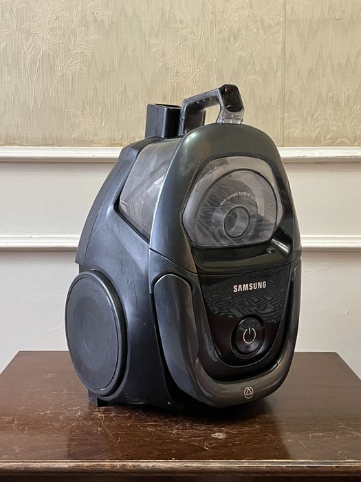 Пылесос Samsung SC18M31C0HG