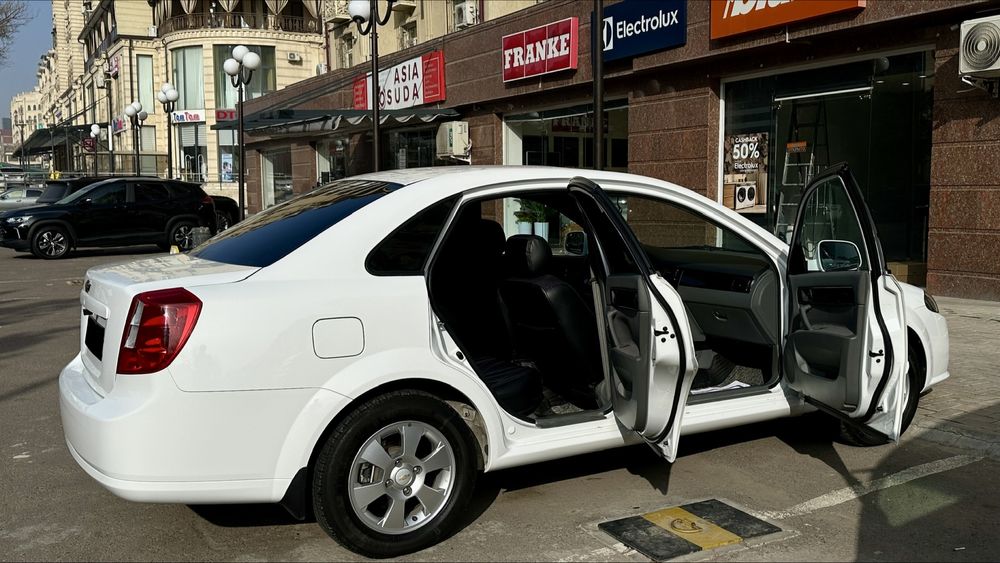 Chevrolet Gentra 2023-24