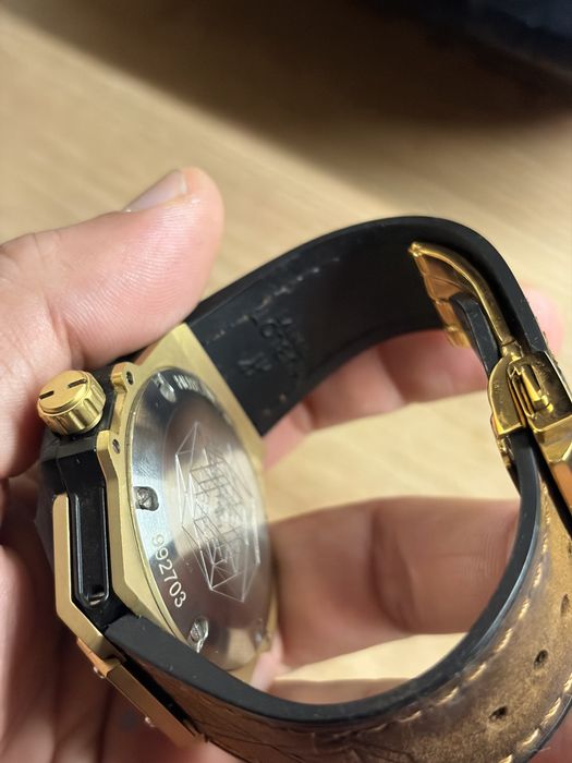 Ceas Hublott cu curea din silicon cu piele intoarsa