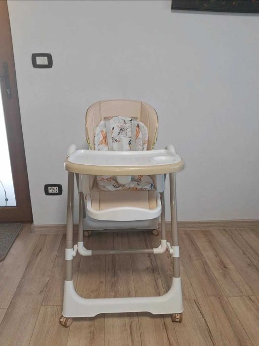 Scaun de masă pentru bebeluși