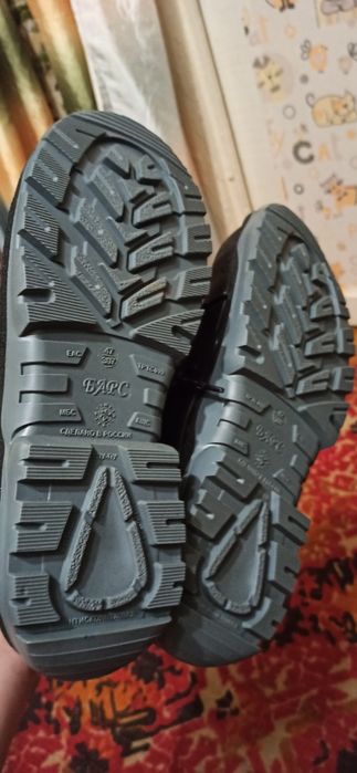 Продам ботинки летние.