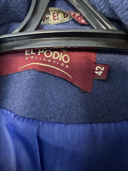 Продам пальто синего цвета