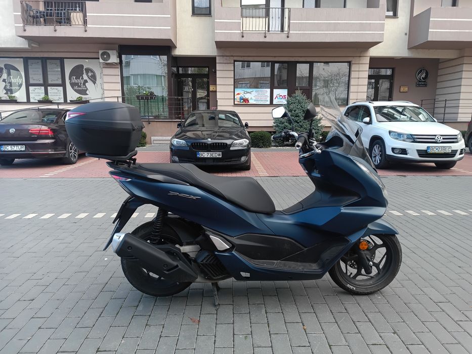 Vând/schimb Honda PCX 125,2024, ABS,top case+parbriz Givi, full Led