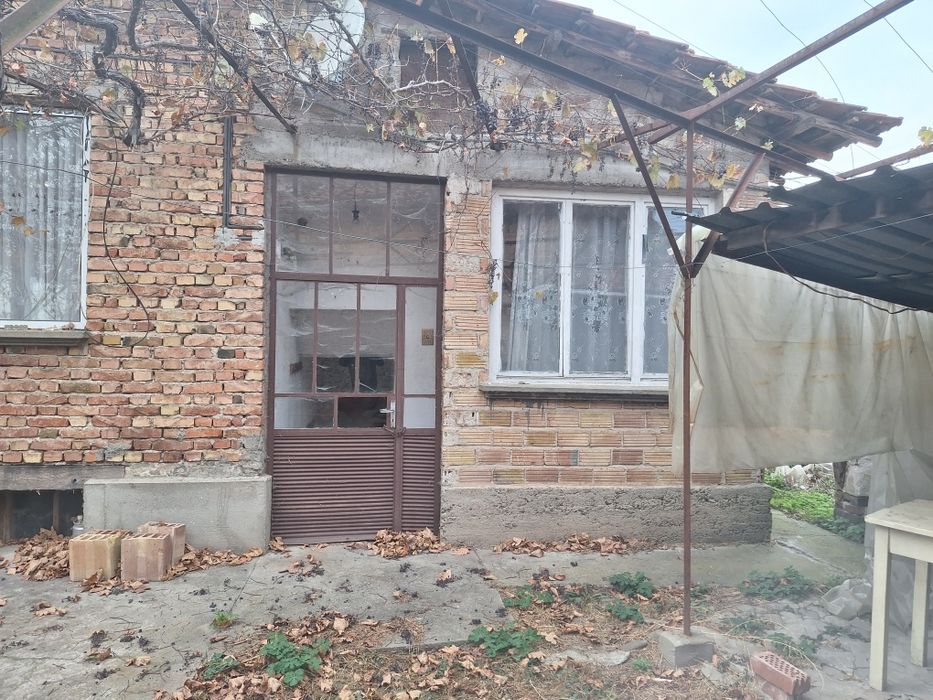 Продава се Къща в с. Горно Сахране, Област Стара Загора - 143 кв.м за 357 €/кв.м - Снимка #1