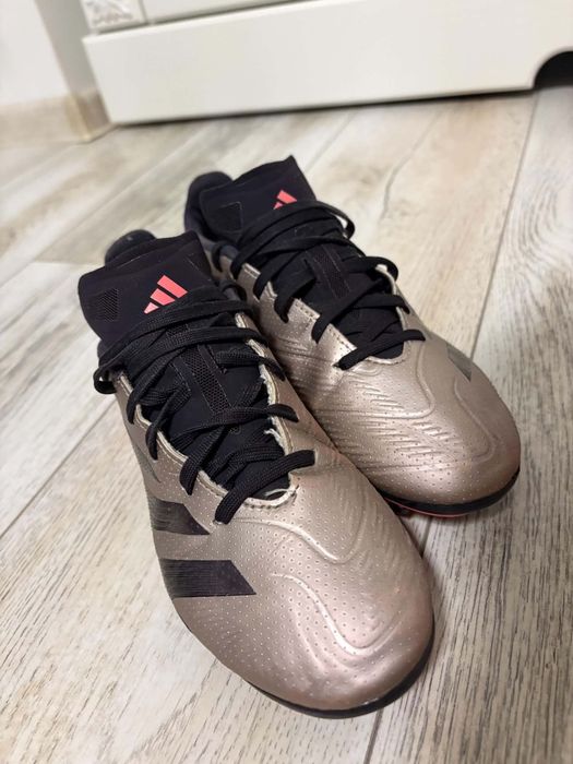 Ghete fotbal copii Adidas predator