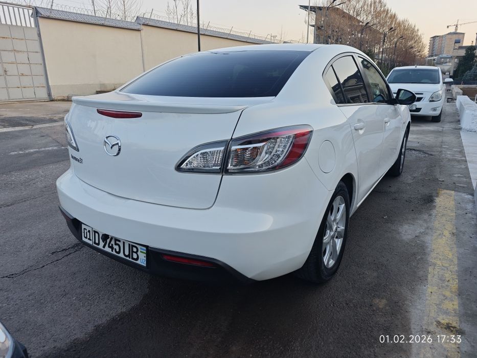 Продам MAZDA 3. 2009 год