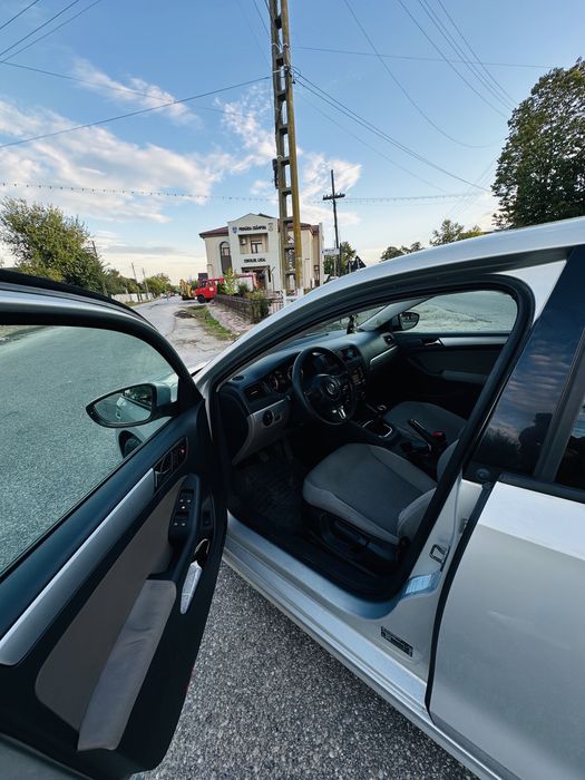 Volkswagen Jetta 1.6 TDI 105 CP - Euro 5 – 2011