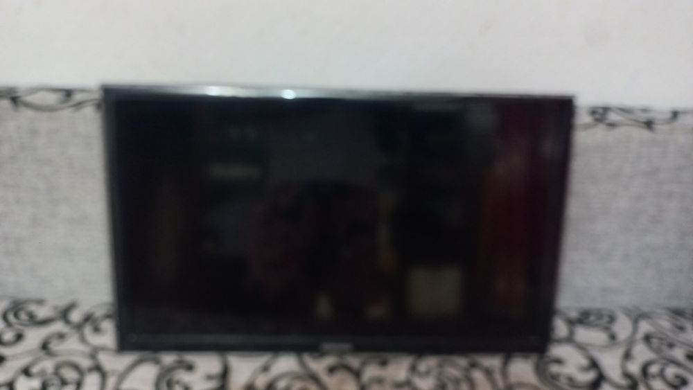 Телевизор в отличном состояние
