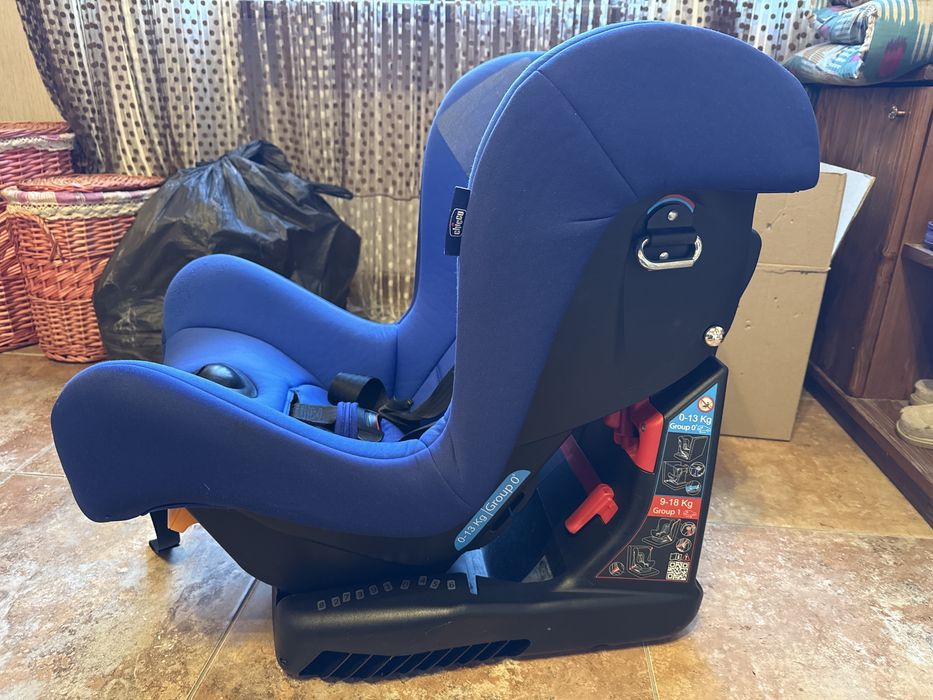 Продается авто кресло chicco