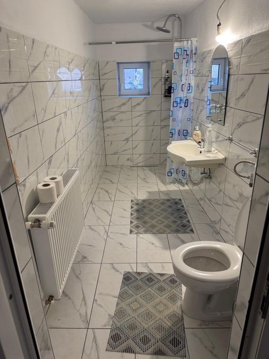 Casă la 4 km de centrul orasului Simeria.