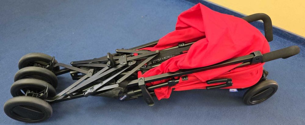 Carucior pliabil Chicco London - Red Passion