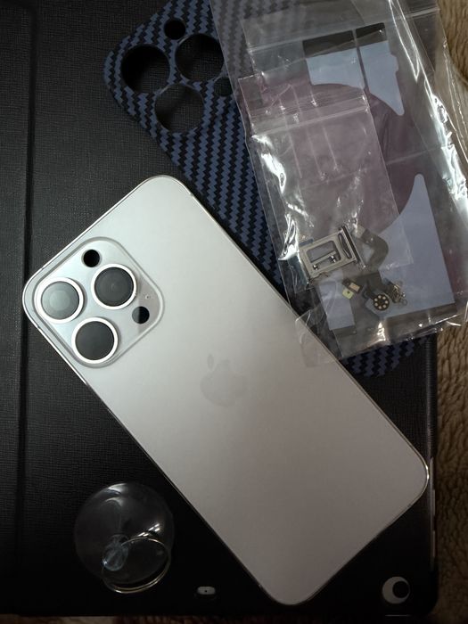 Корпус для iPhone 12, который превращает его в iPhone 13 pro