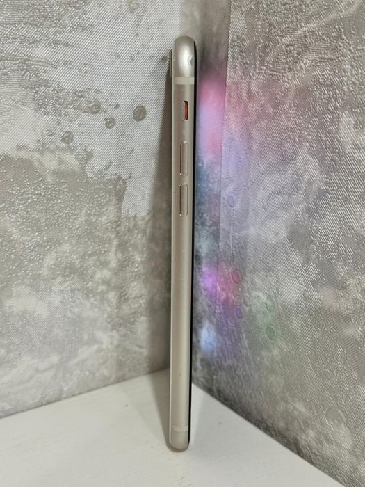 Продам iPhone SE Gen 3