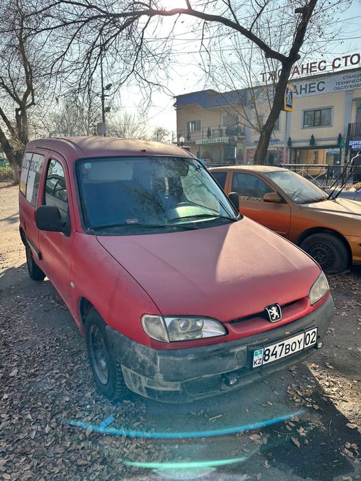 Продаеться два автомобиля Peugeot Partner