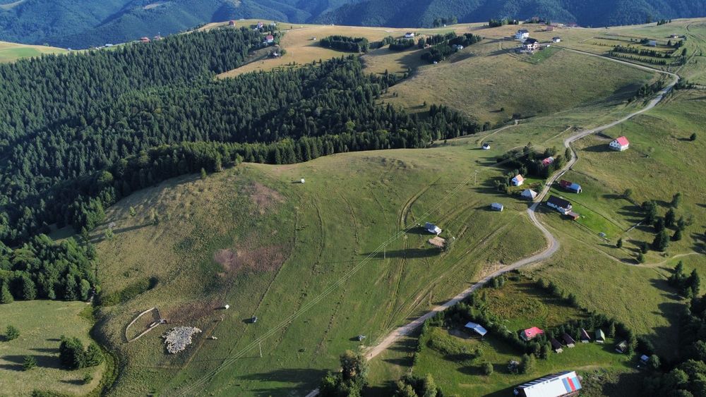 Vând parcele teren intravilan zona Paltinis
