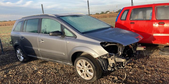 Usita rezervor 13111596 13111596 Opel Zafira B