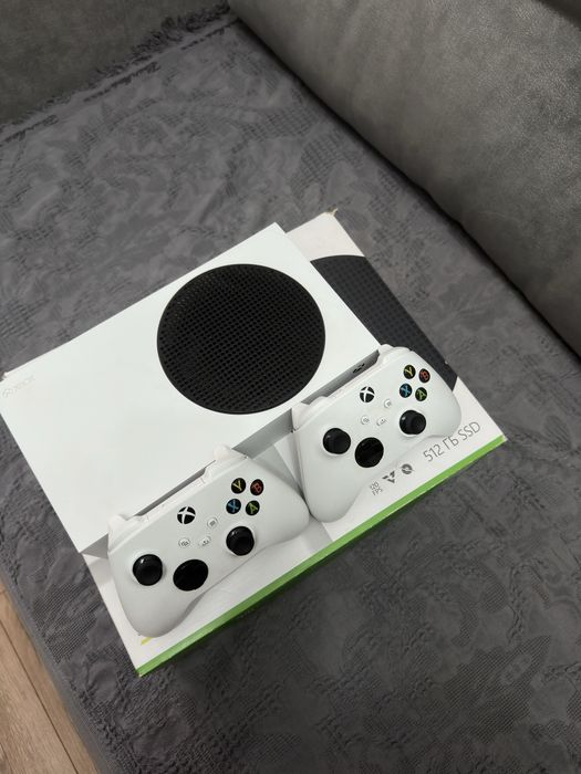 Xbox series S белый + геймпад