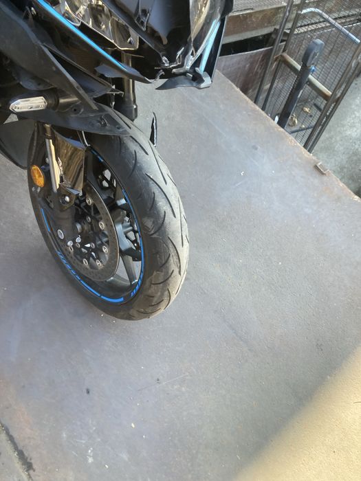 Honda CBR650R на части