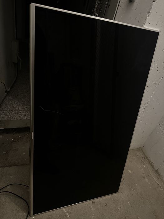 Vand TV Panasonic 120 Smart UltraHd