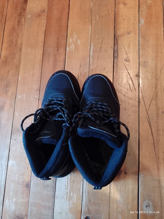 Зимни обувки номер 38 и номер 37