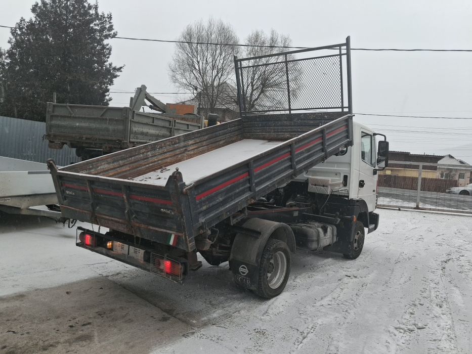 Nissan Atleon Basculabil 2013