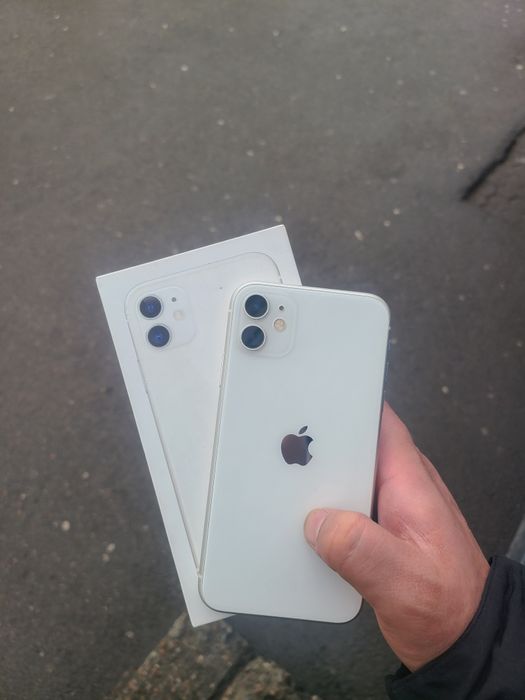 Продам IPhone 11