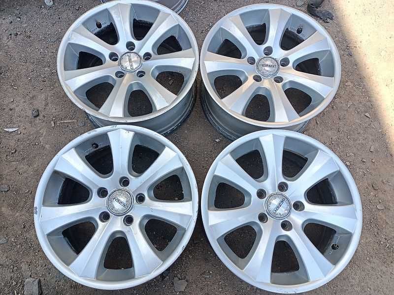 Продам оригинальные легкосплавные диски "Dezent" на БМВ 3.