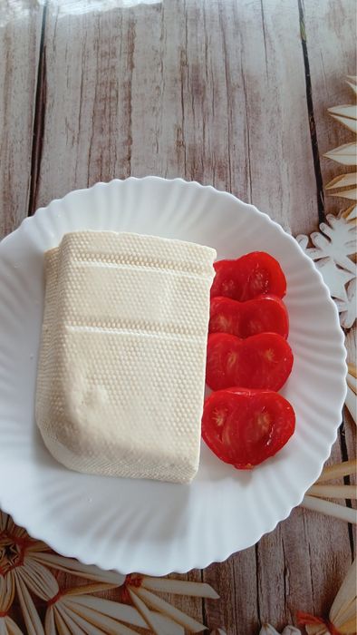 Vând brânză de vacă