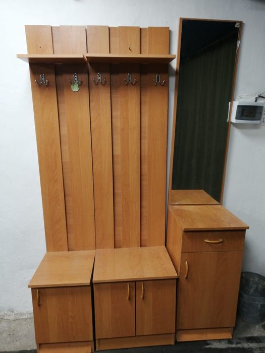 Прихожая мебель.