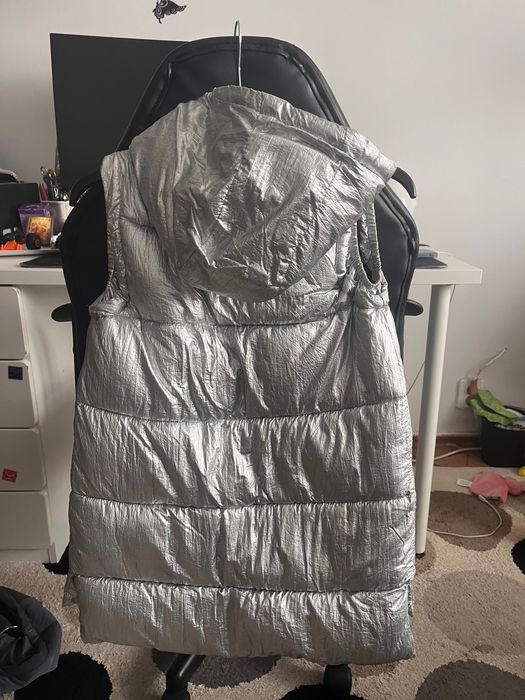 Vesta argintie reserved mas 134 cm