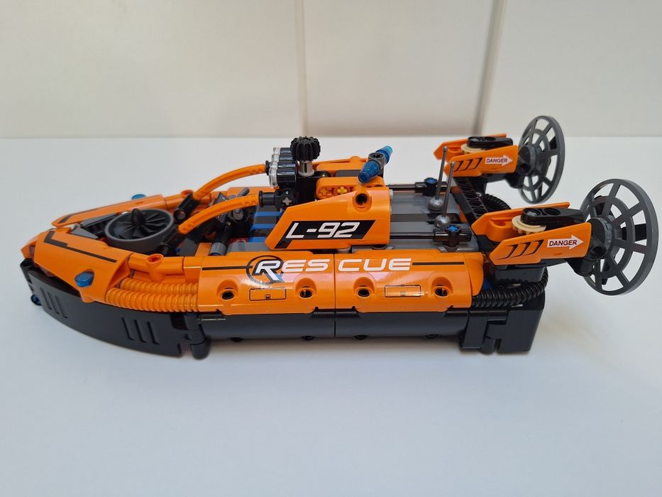 Lego Technic 42120 - Rescue Hovercraft - Complet