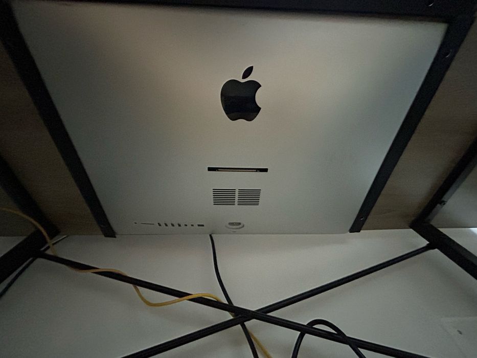 iMac  Late 2012 i5 8GB RAM SSD, cu montaj sub birou